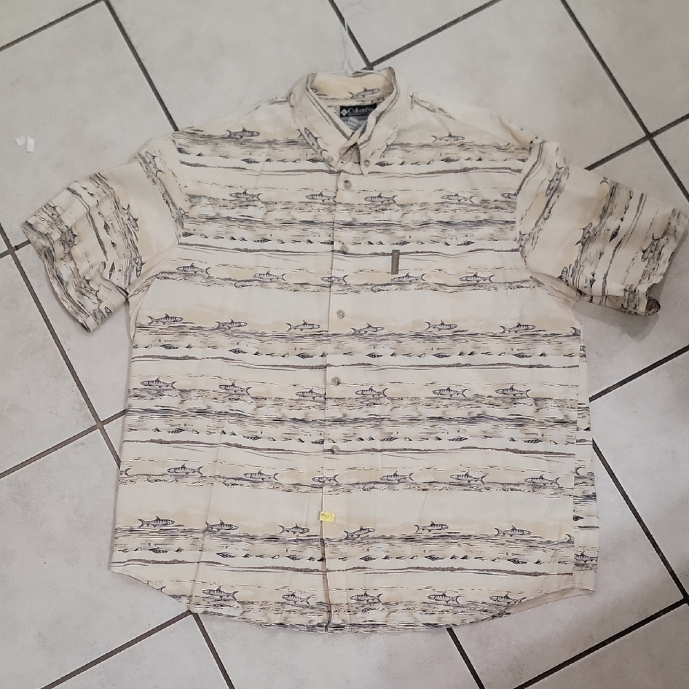 Columbia Beige Shark Pattern Casual Shirt